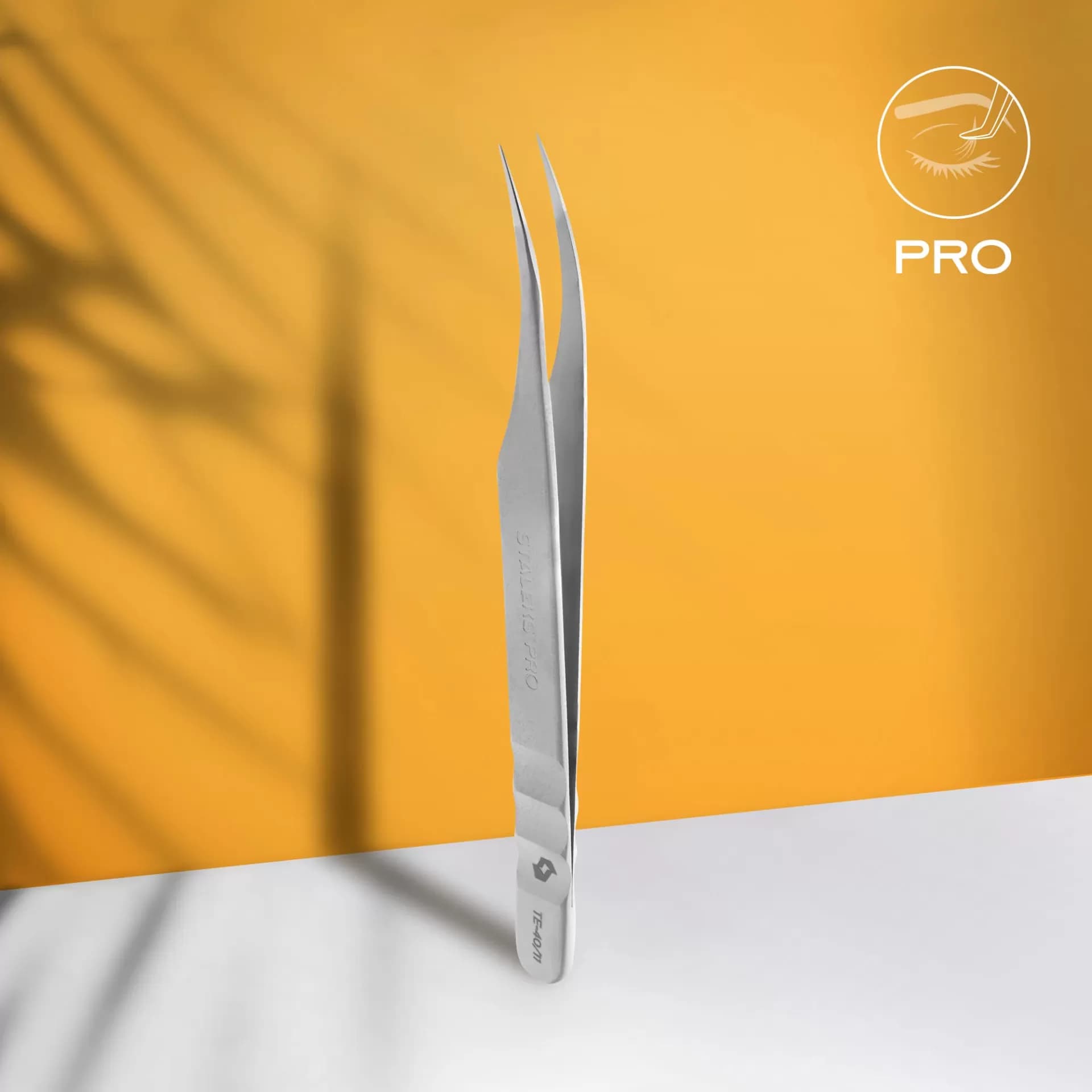 Pince à Cils Professionnelle EXPERT 40 TYPE 11 (Courbée)