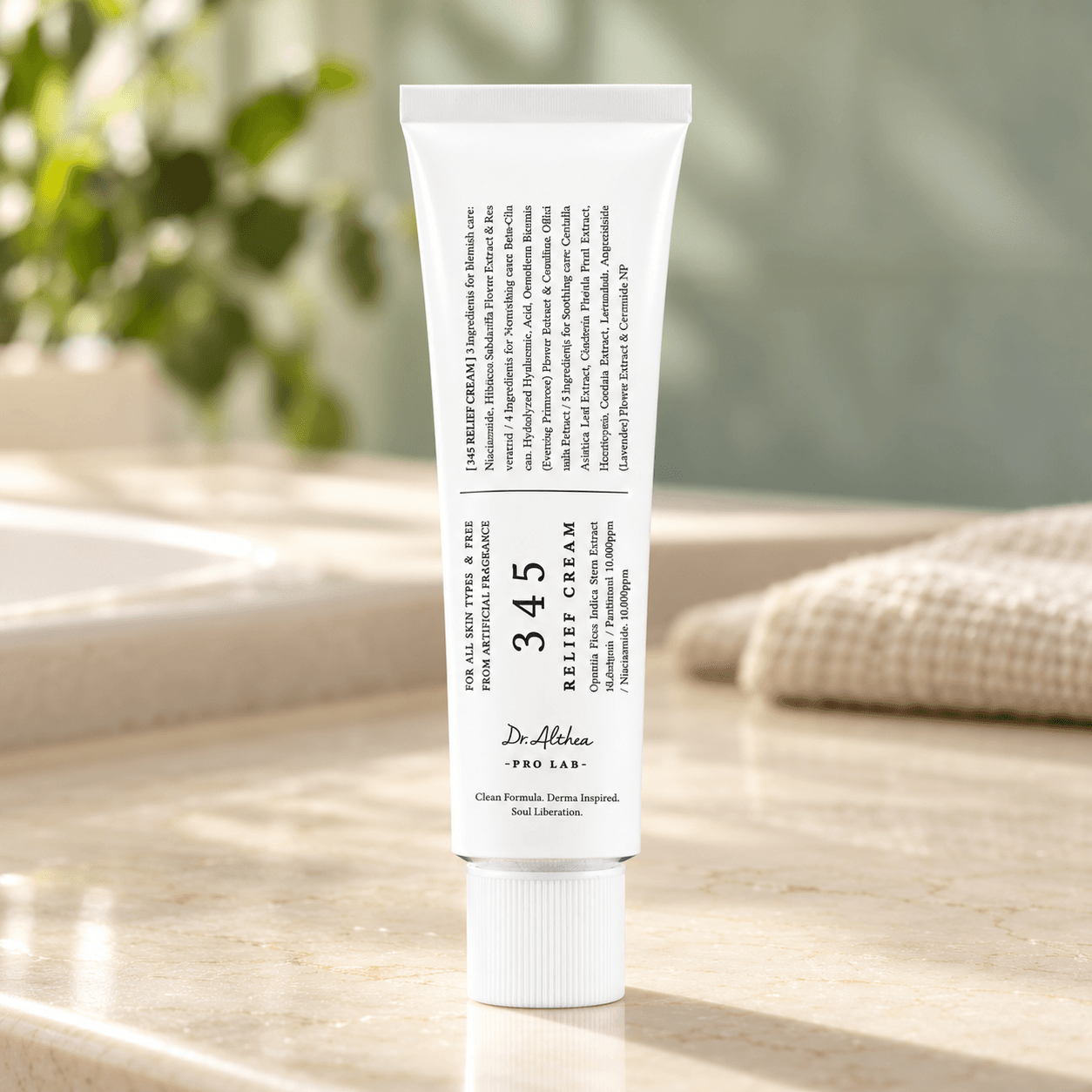 Dr. Althea 345 Relief Cream — Hidratação e Conforto 50 ml — composição ilustrativa do produto num ambiente de cuidados de pele