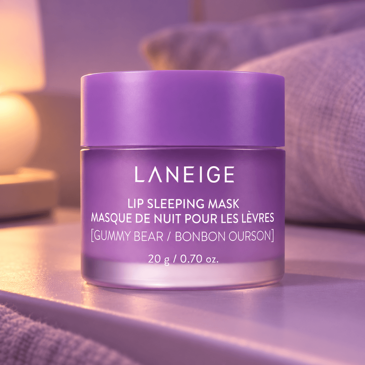 Laneige Lip Sleeping Mask Gummy Bear — Hidratação 20 g — composição ilustrativa do produto num ambiente de cuidados de pele