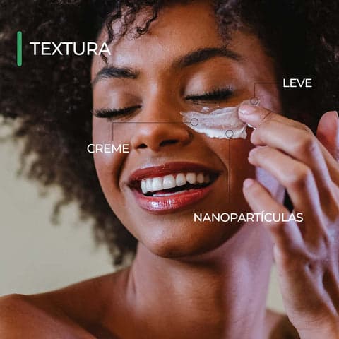 Creme Esfoliante Facial Smart Peeling Smart GR 150 g, textura e aplicação na pele