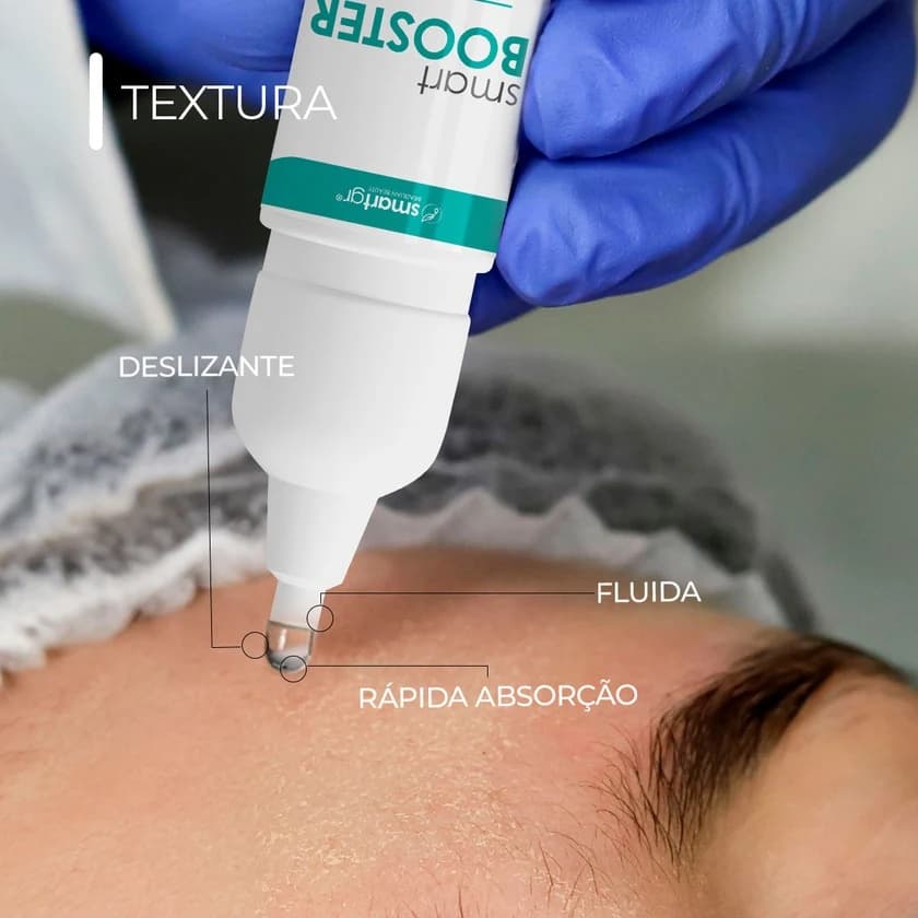 Textura fluida do Booster Skin Pro durante aplicação facial